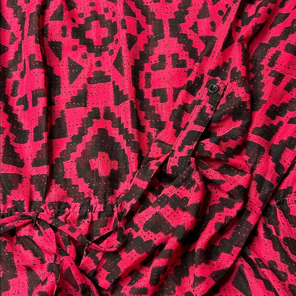 No Boundaries Geometric Pink and Black Blouse - Picture 5 of 9